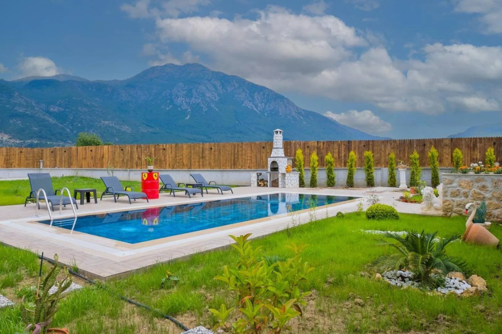 Villa Aleyna 페티예