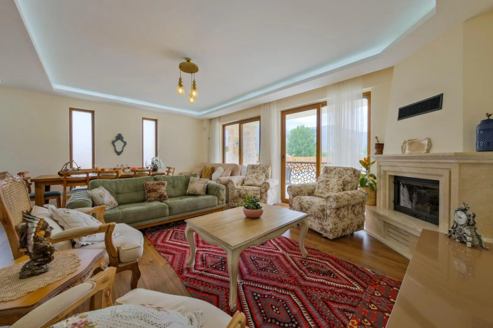 Villa Aleyna 페티예